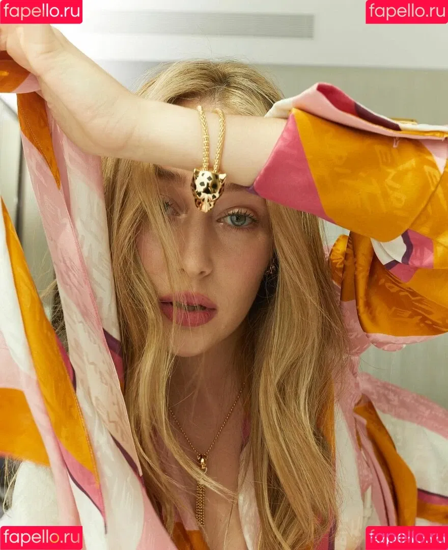 Alycia Debnam Carey / DebnamCarey / alyciajasmin Onlyfans Photo Gallery 