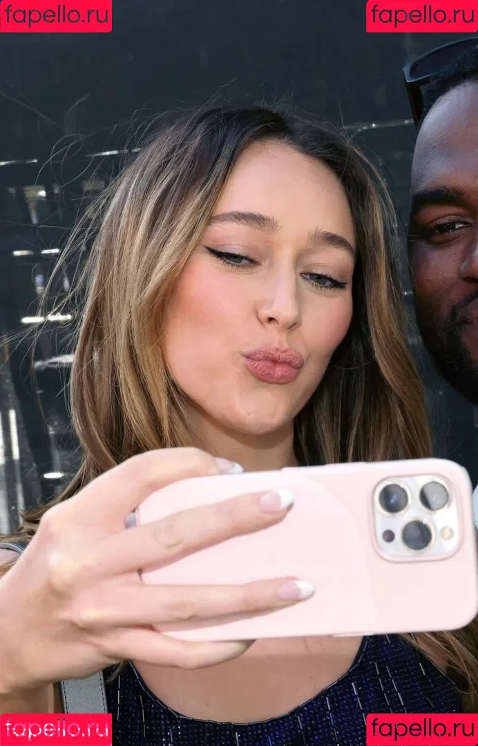 Alycia Debnam Carey / DebnamCarey / alyciajasmin Onlyfans Photo Gallery 