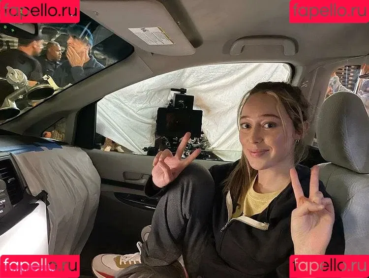 Alycia Debnam Carey / DebnamCarey / alyciajasmin Onlyfans Photo Gallery 