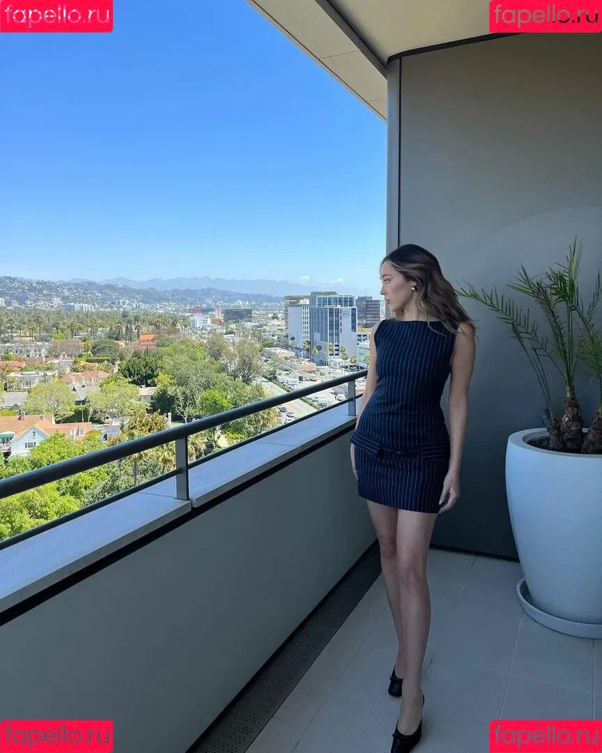 Alycia Debnam Carey / DebnamCarey / alyciajasmin Onlyfans Photo Gallery 
