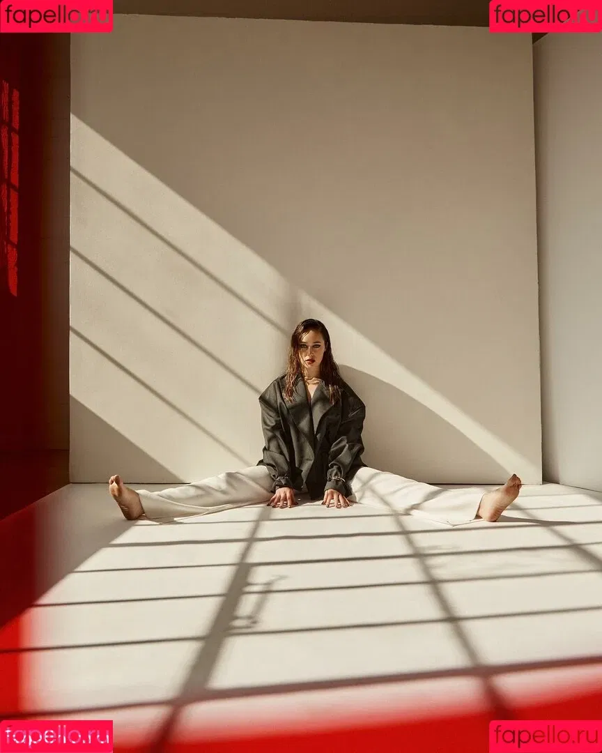 Alycia Debnam Carey / DebnamCarey / alyciajasmin Onlyfans Photo Gallery 