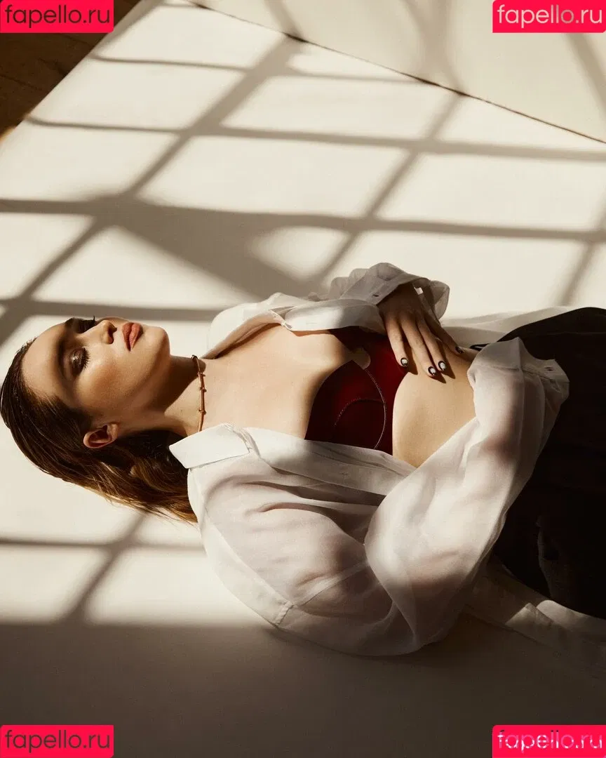 Alycia Debnam Carey / DebnamCarey / alyciajasmin Onlyfans Photo Gallery 