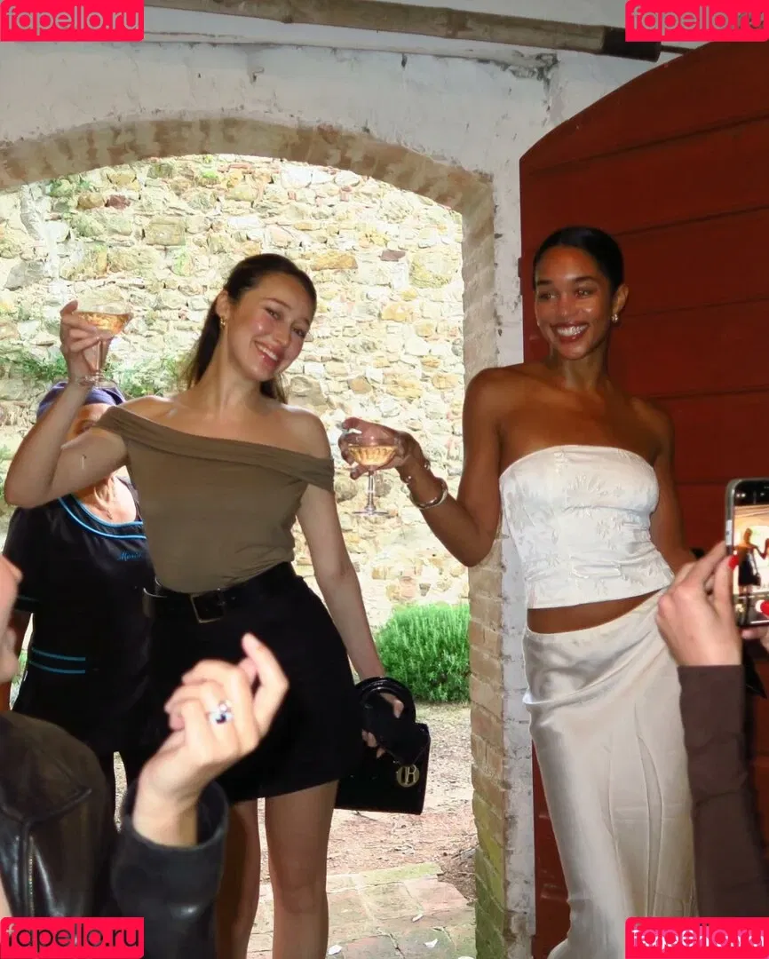 Alycia Debnam Carey / DebnamCarey / alyciajasmin Onlyfans Photo Gallery 