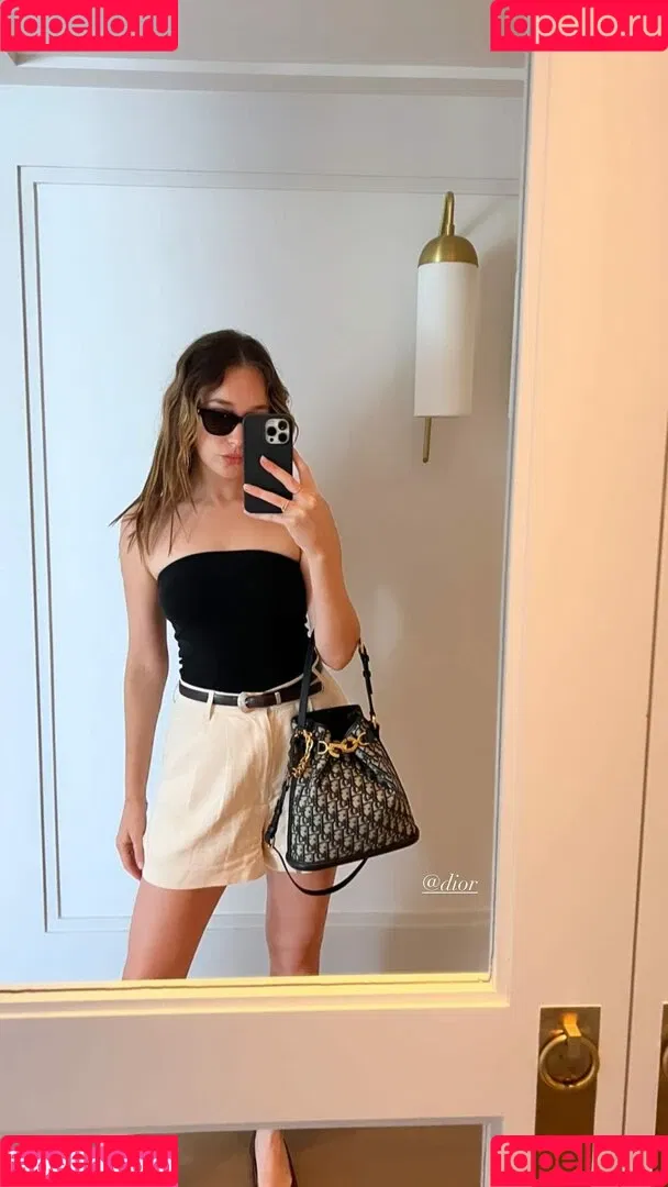 Alycia Debnam Carey / DebnamCarey / alyciajasmin Onlyfans Photo Gallery 