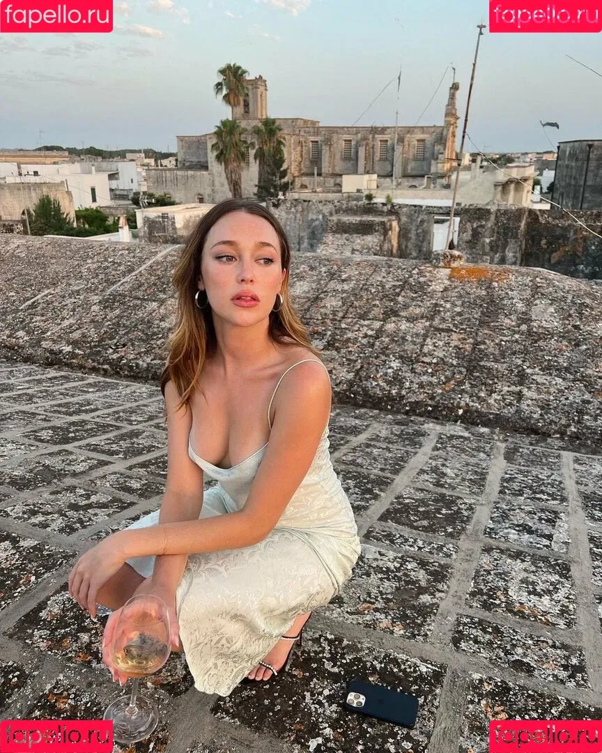 Alycia Debnam Carey / DebnamCarey / alyciajasmin Onlyfans Photo Gallery 