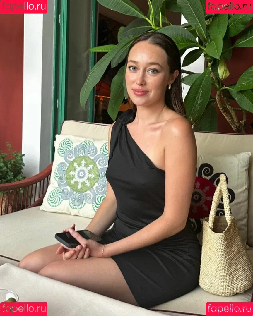 Alycia Debnam Carey / DebnamCarey / alyciajasmin Onlyfans Photo Gallery 