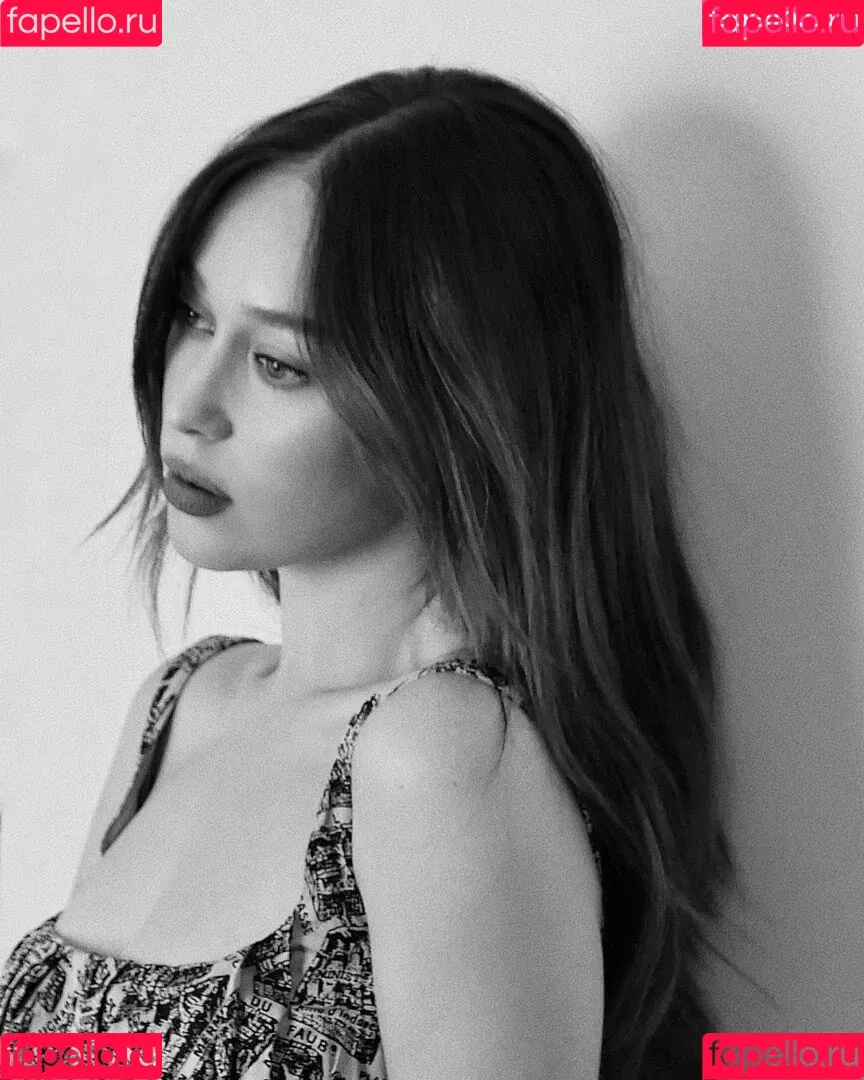 Alycia Debnam Carey / DebnamCarey / alyciajasmin Onlyfans Photo Gallery 