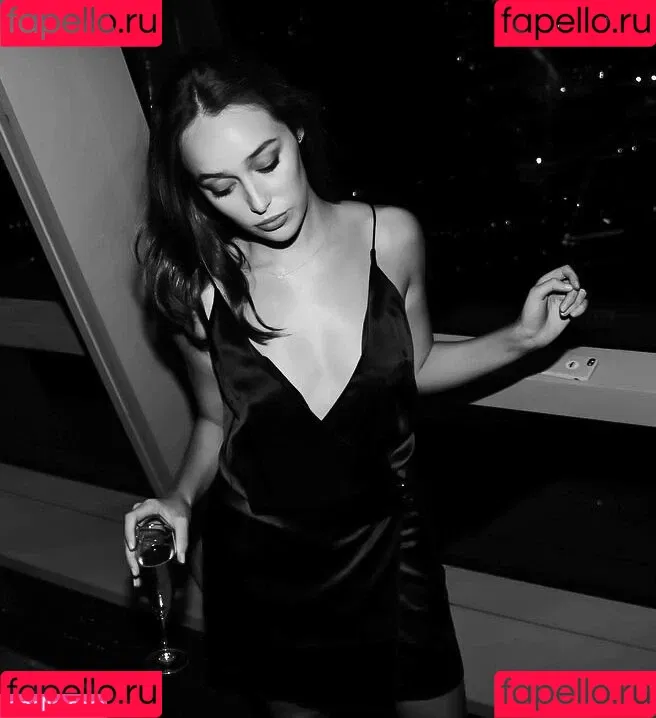 Alycia Debnam Carey / DebnamCarey / alyciajasmin Onlyfans Photo Gallery 