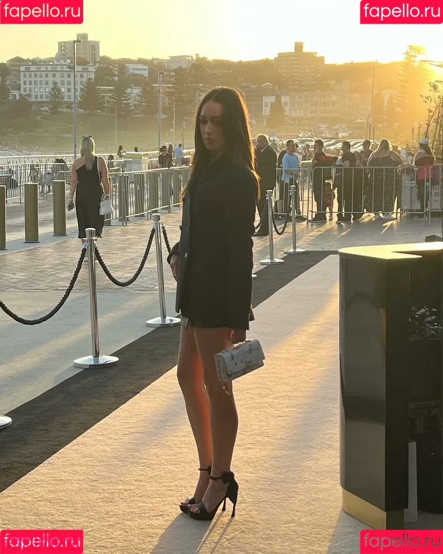 Alycia Debnam Carey / DebnamCarey / alyciajasmin Onlyfans Photo Gallery 