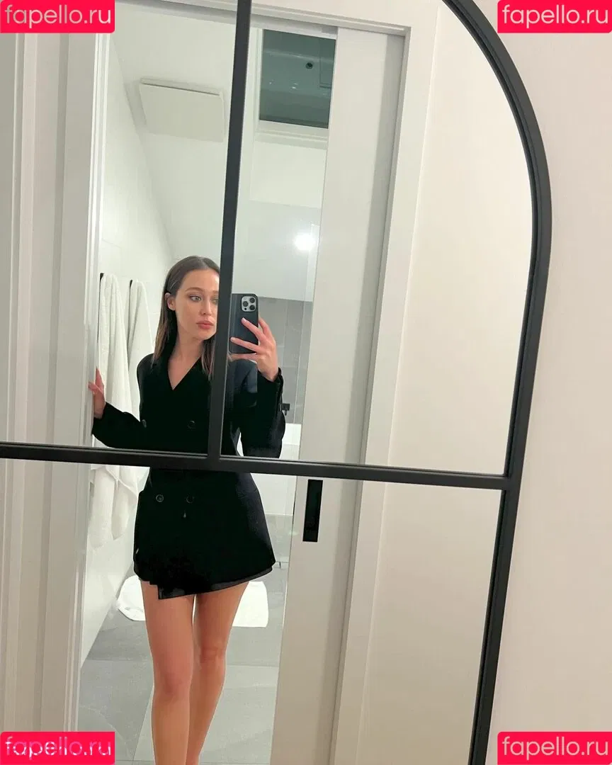 Alycia Debnam Carey / DebnamCarey / alyciajasmin Onlyfans Photo Gallery 