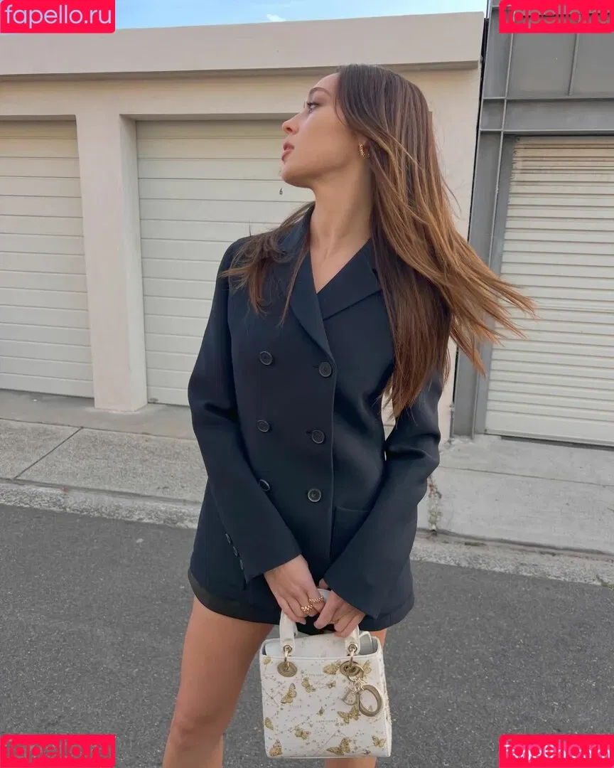 Alycia Debnam Carey / DebnamCarey / alyciajasmin Onlyfans Photo Gallery 