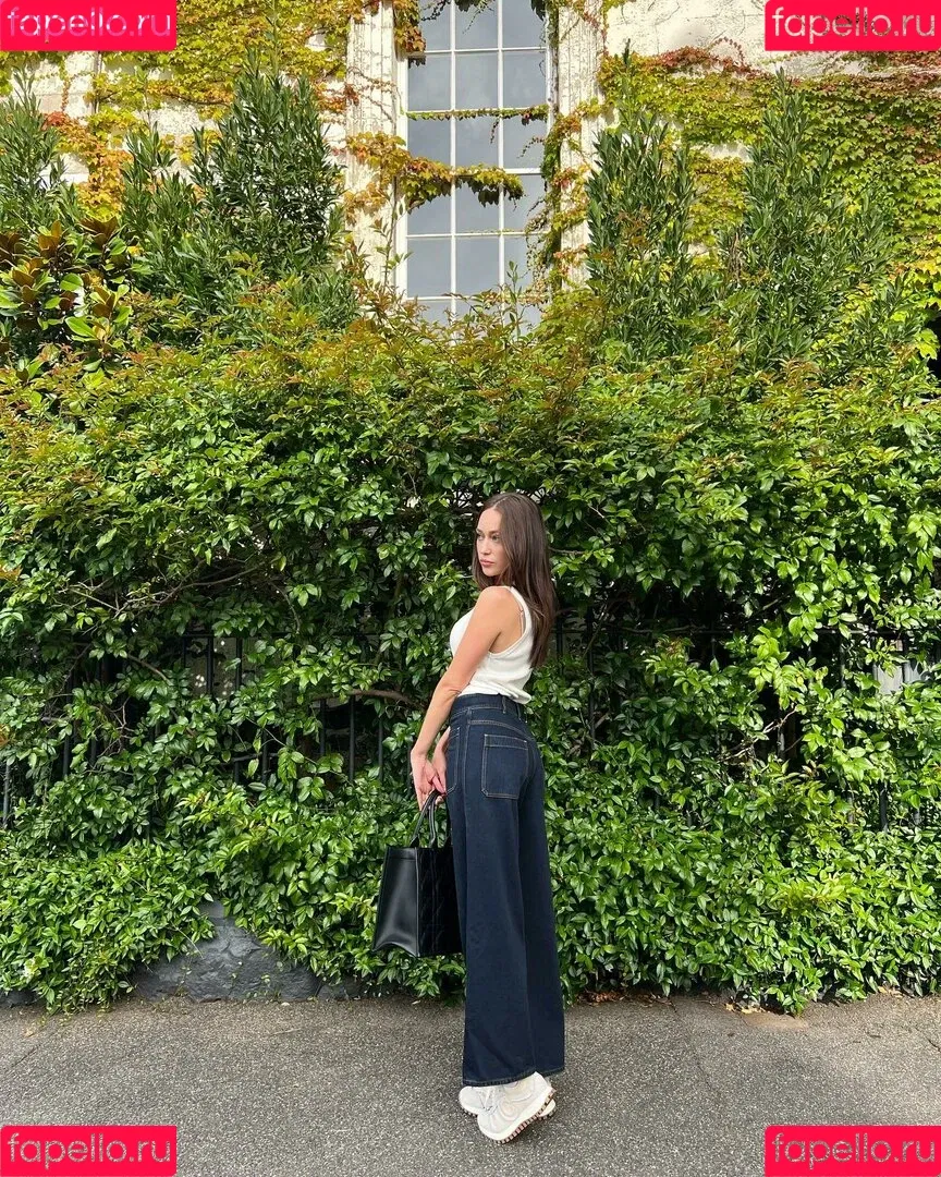 Alycia Debnam Carey / DebnamCarey / alyciajasmin Onlyfans Photo Gallery 