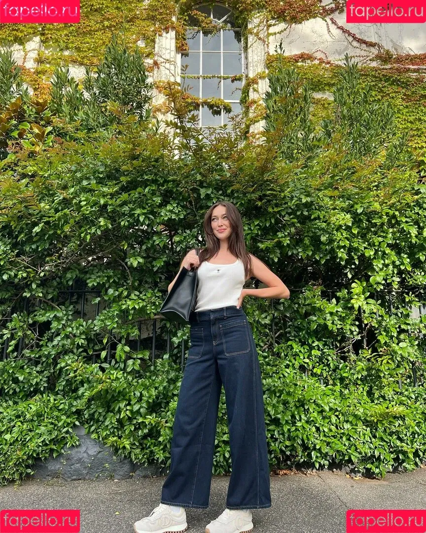 Alycia Debnam Carey / DebnamCarey / alyciajasmin Onlyfans Photo Gallery 