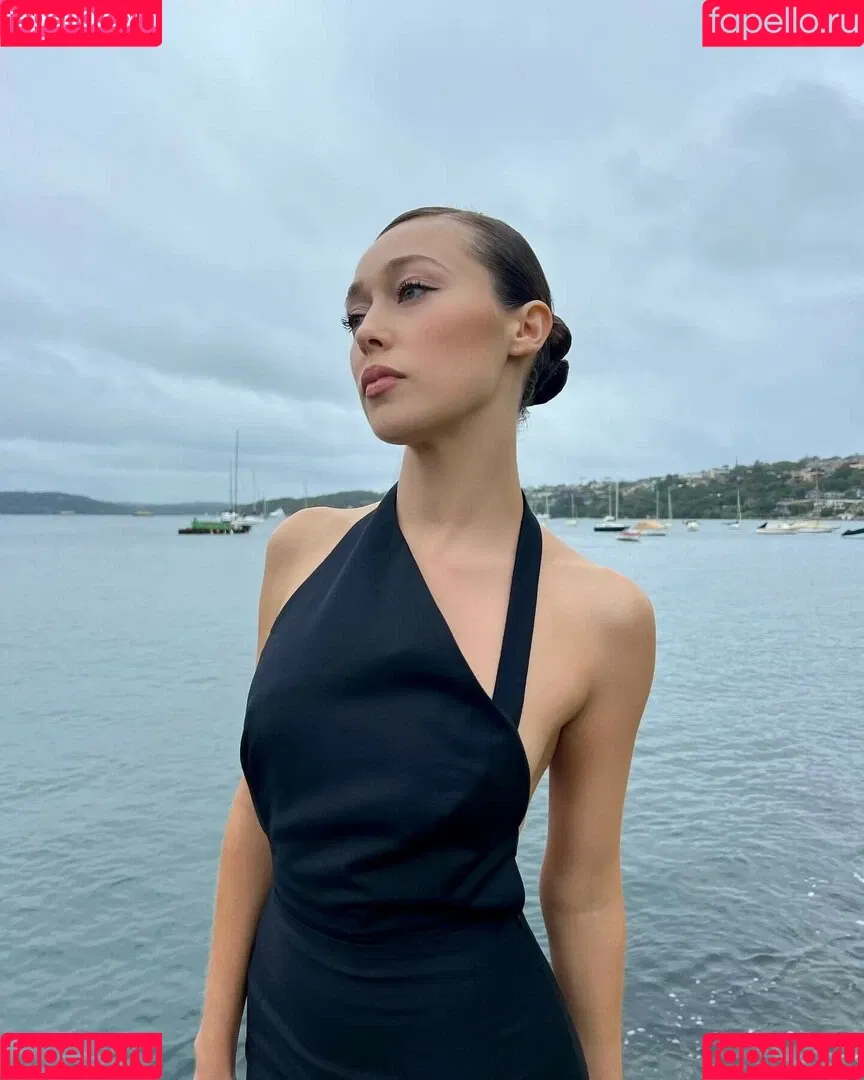 Alycia Debnam Carey / DebnamCarey / alyciajasmin Onlyfans Photo Gallery 