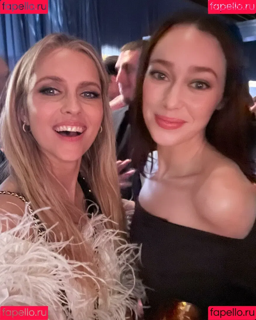 Alycia Debnam Carey / DebnamCarey / alyciajasmin Onlyfans Photo Gallery 