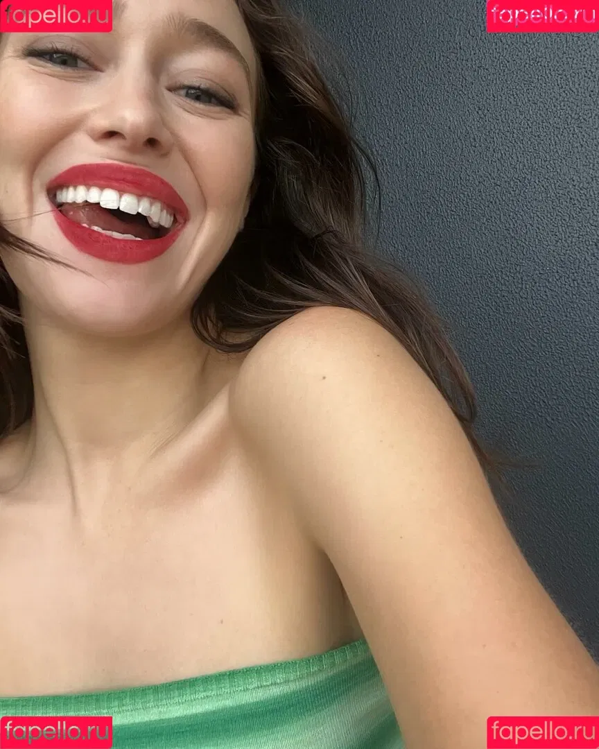 Alycia Debnam Carey / DebnamCarey / alyciajasmin Onlyfans Photo Gallery 