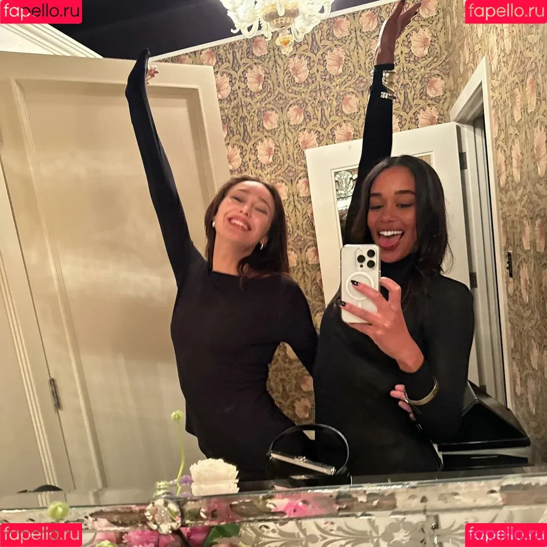 Alycia Debnam Carey / DebnamCarey / alyciajasmin Onlyfans Photo Gallery 