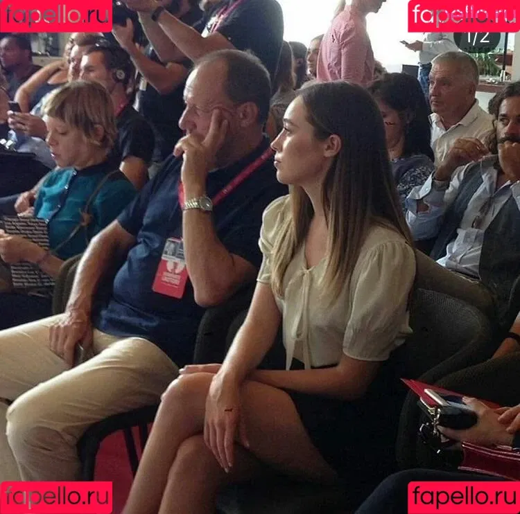 Alycia Debnam Carey / DebnamCarey / alyciajasmin Onlyfans Photo Gallery 