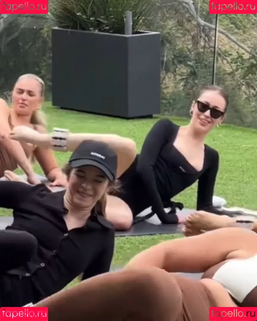 Alycia Debnam Carey / DebnamCarey / alyciajasmin Onlyfans Photo Gallery 