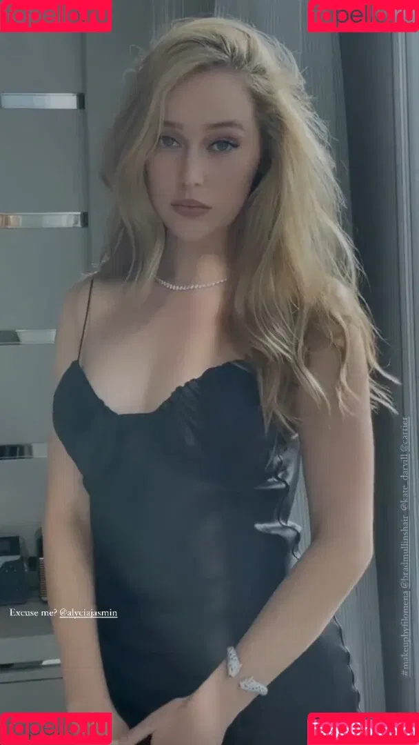 Alycia Debnam Carey / DebnamCarey / alyciajasmin Onlyfans Photo Gallery 