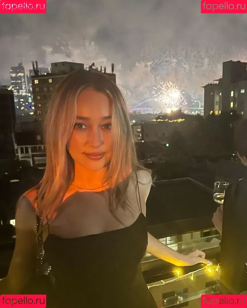 Alycia Debnam Carey / DebnamCarey / alyciajasmin Onlyfans Photo Gallery 