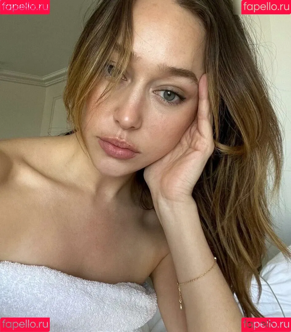 Alycia Debnam Carey / DebnamCarey / alyciajasmin Onlyfans Photo Gallery 