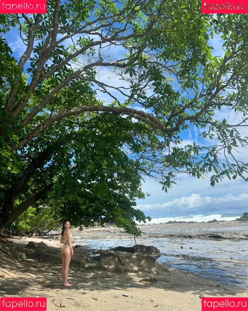 Alycia Debnam Carey / DebnamCarey / alyciajasmin Onlyfans Photo Gallery 