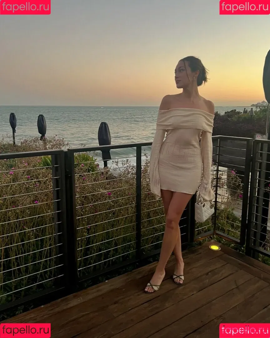 Alycia Debnam Carey / DebnamCarey / alyciajasmin Onlyfans Photo Gallery 