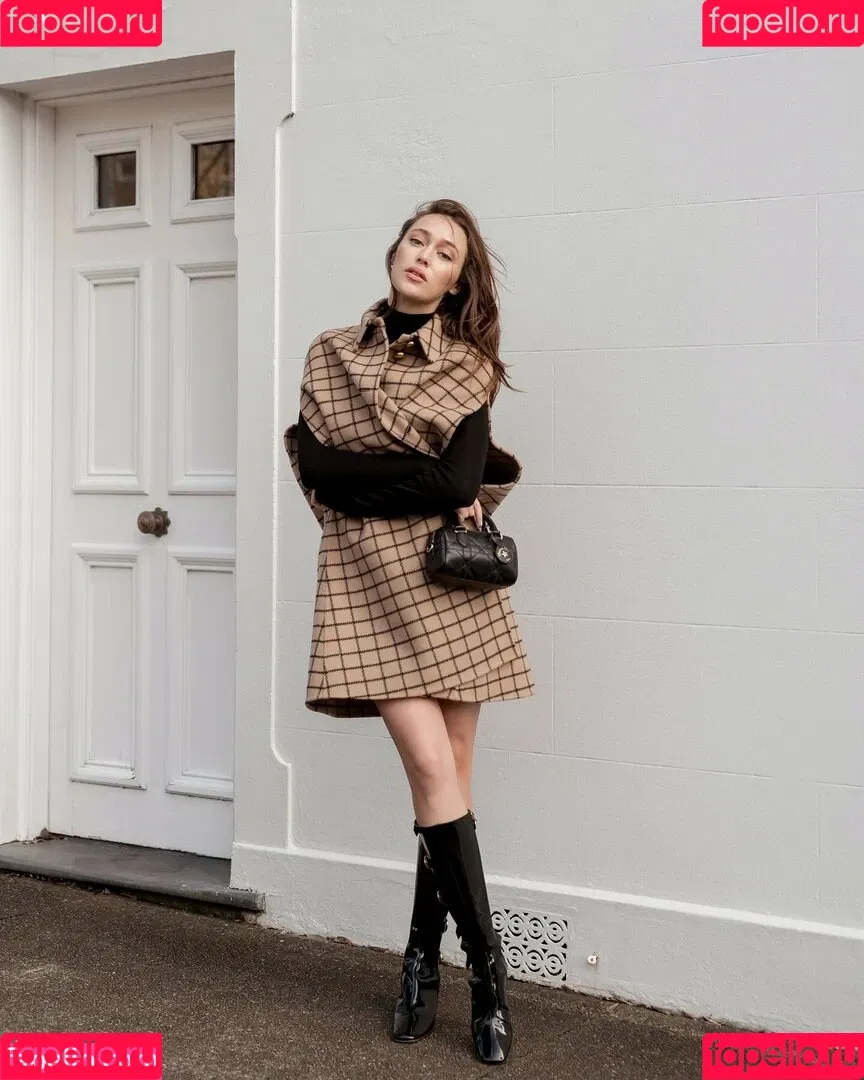 Alycia Debnam Carey / DebnamCarey / alyciajasmin Onlyfans Photo Gallery 