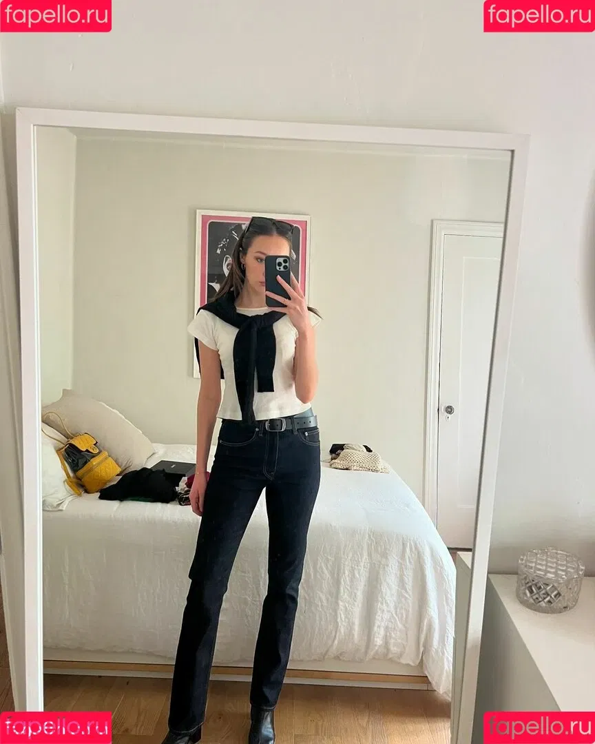 Alycia Debnam Carey / DebnamCarey / alyciajasmin Onlyfans Photo Gallery 