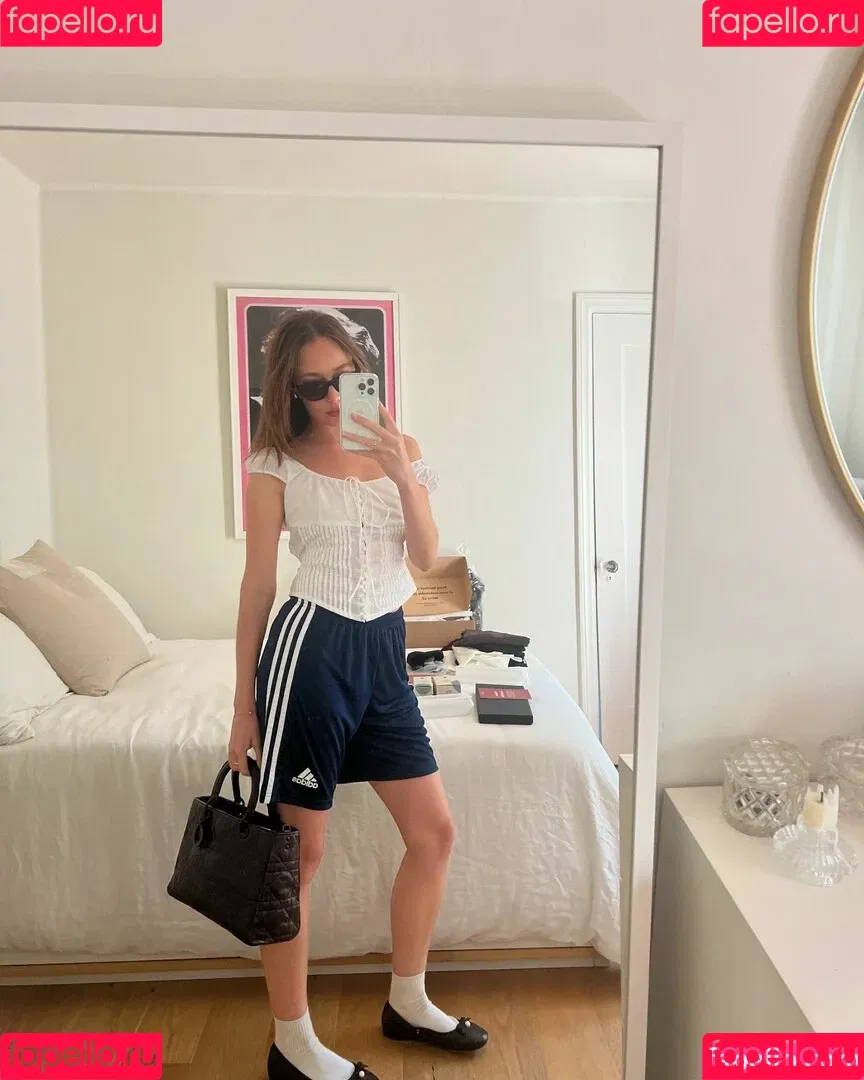 Alycia Debnam Carey / DebnamCarey / alyciajasmin Onlyfans Photo Gallery 