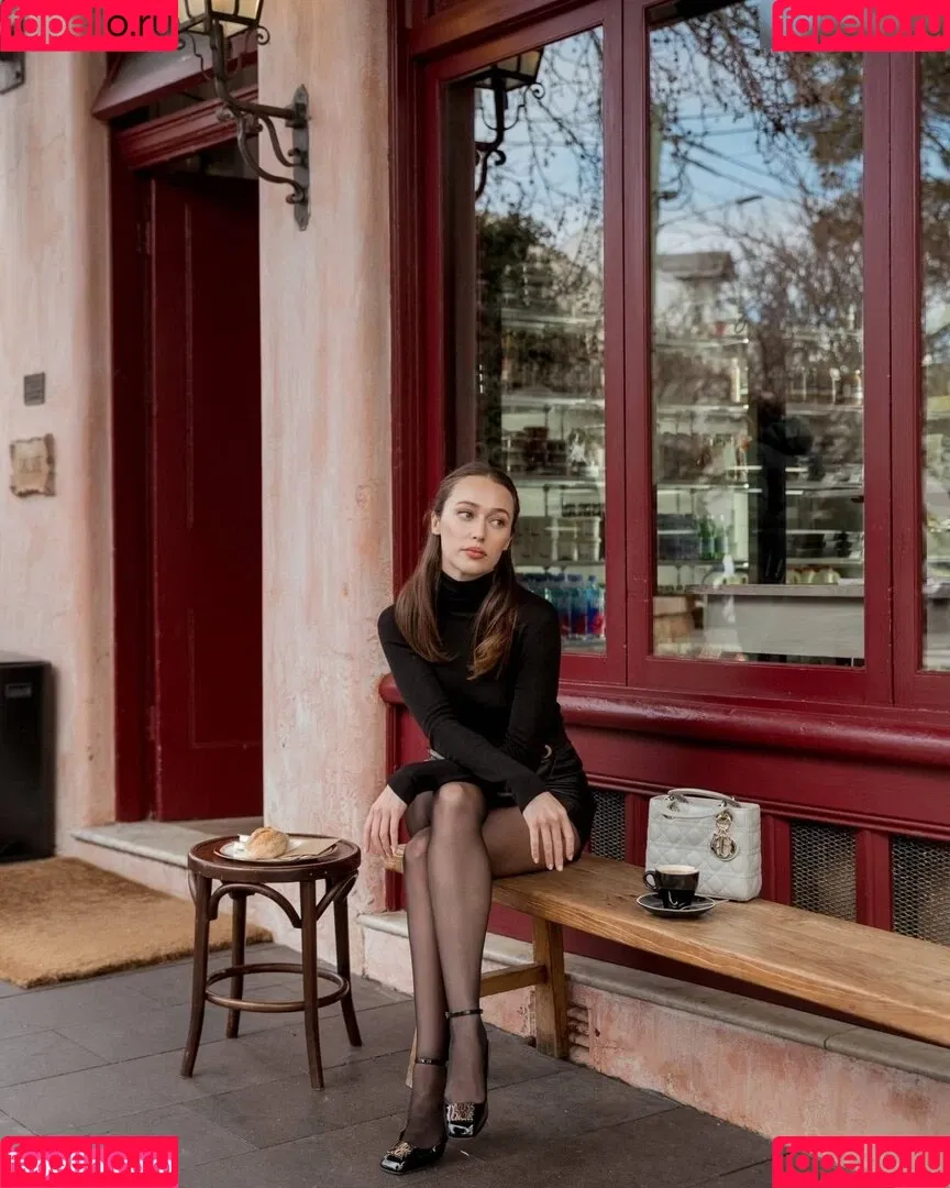 Alycia Debnam Carey / DebnamCarey / alyciajasmin Onlyfans Photo Gallery 