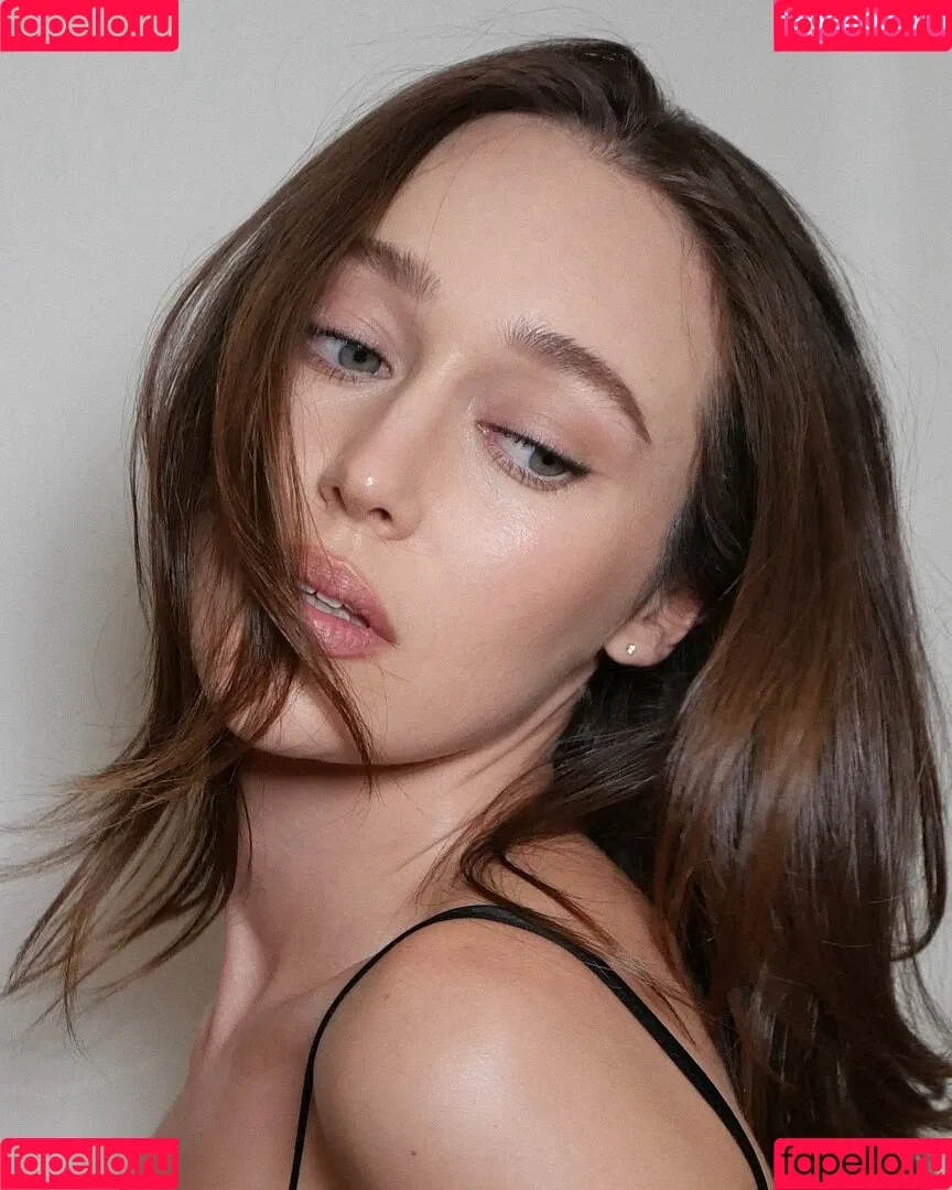 Alycia Debnam Carey / DebnamCarey / alyciajasmin Onlyfans Photo Gallery 