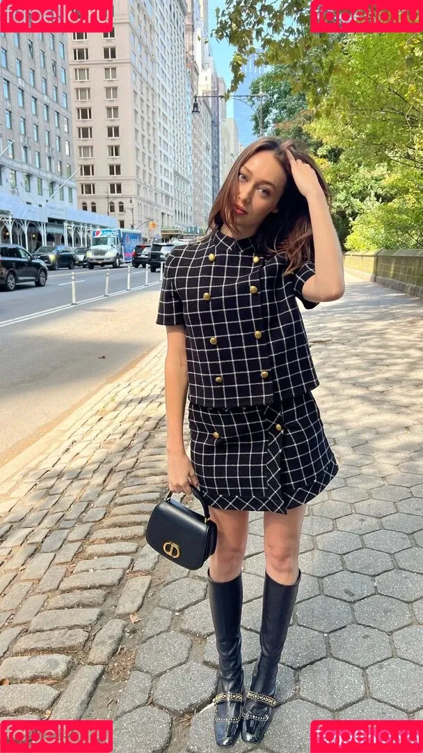 Alycia Debnam Carey / DebnamCarey / alyciajasmin Onlyfans Photo Gallery 