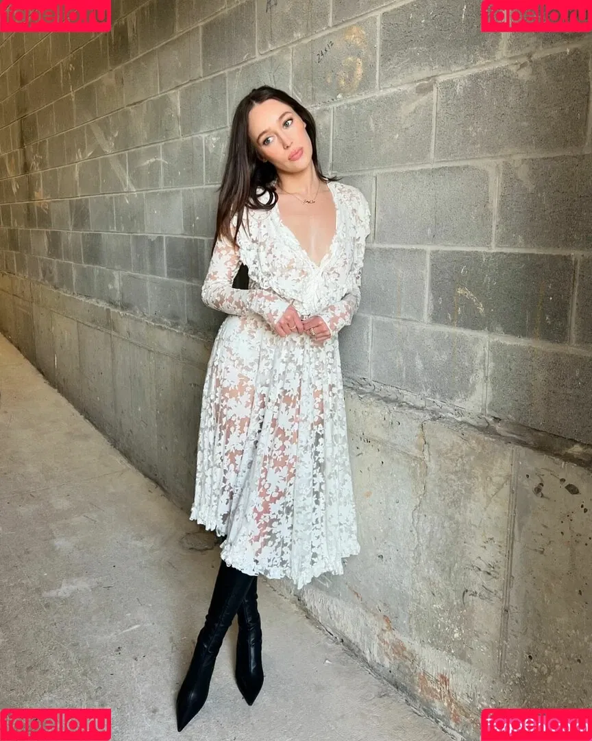 Alycia Debnam Carey / DebnamCarey / alyciajasmin Onlyfans Photo Gallery 