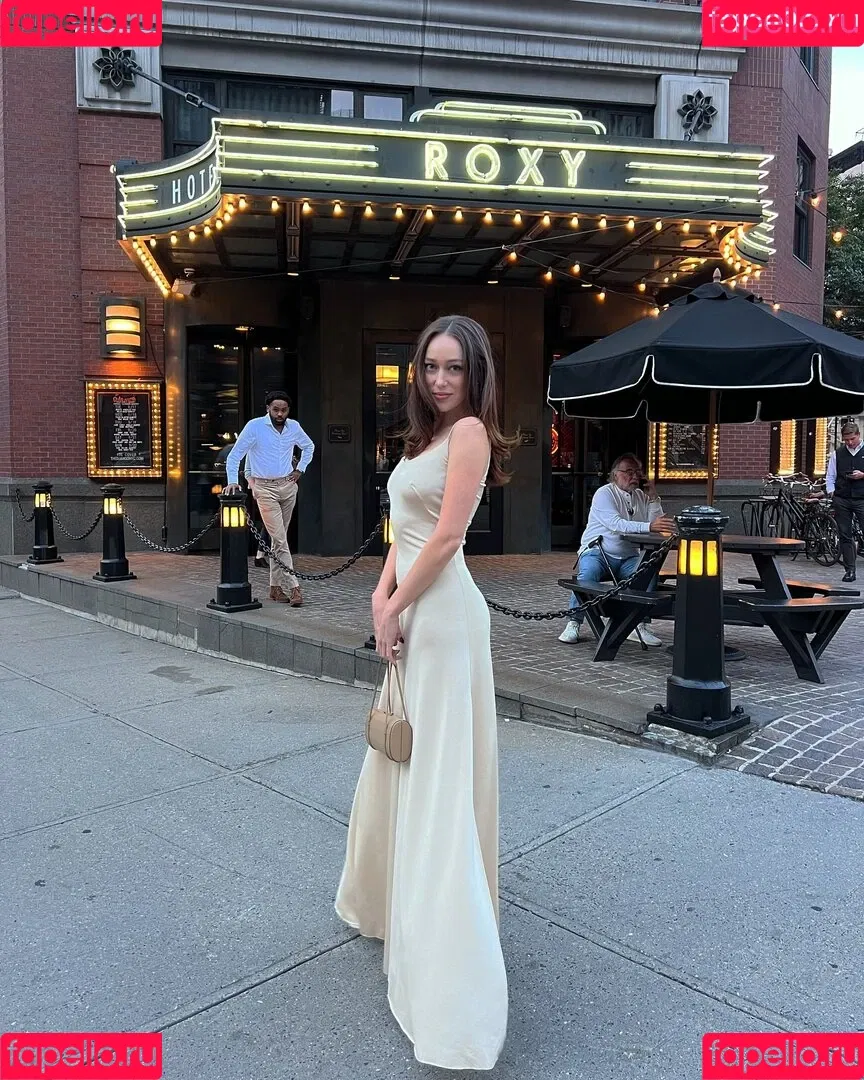 Alycia Debnam Carey / DebnamCarey / alyciajasmin Onlyfans Photo Gallery 