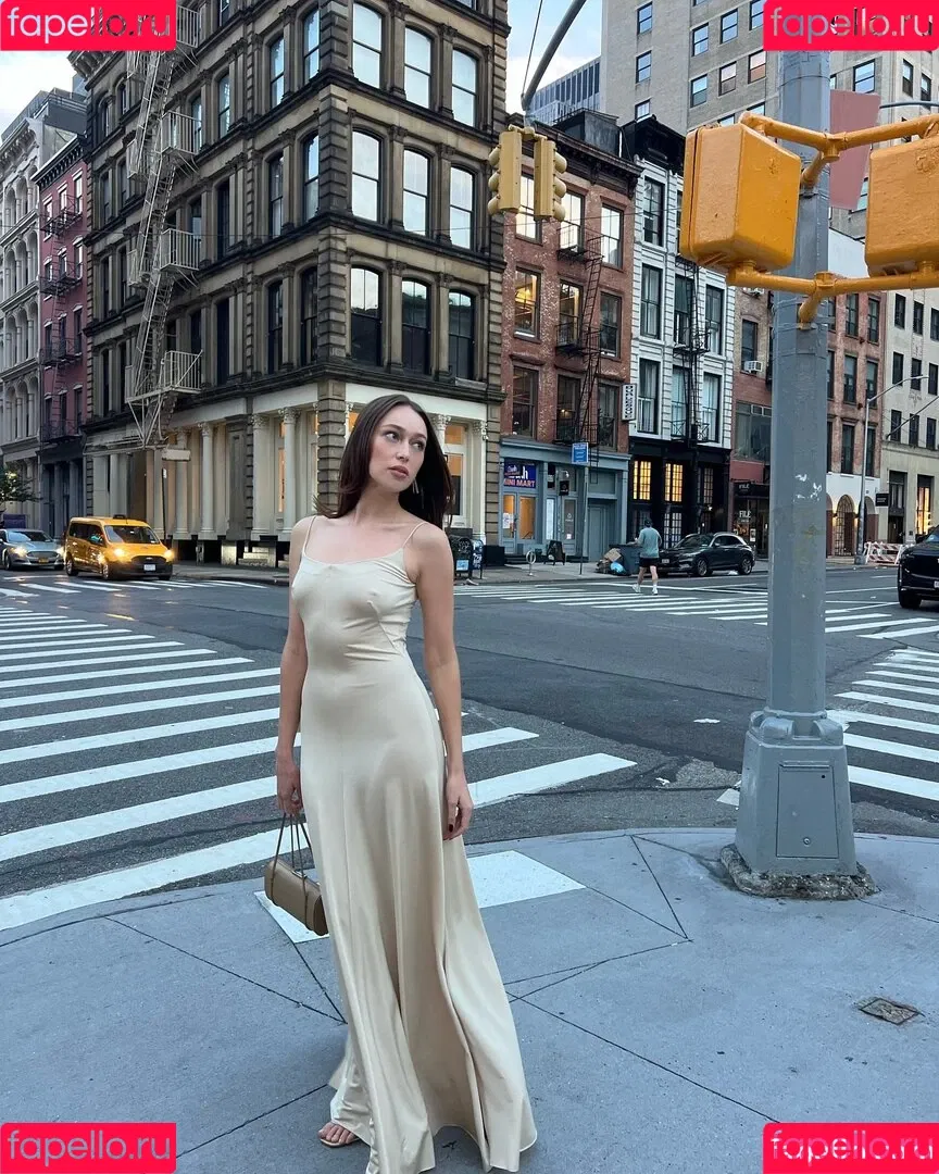 Alycia Debnam Carey / DebnamCarey / alyciajasmin Onlyfans Photo Gallery 