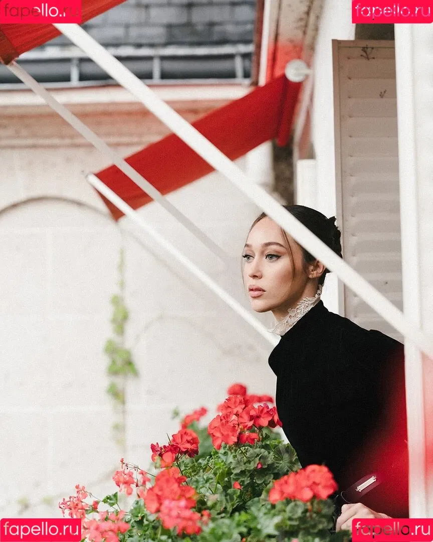 Alycia Debnam Carey / DebnamCarey / alyciajasmin Onlyfans Photo Gallery 