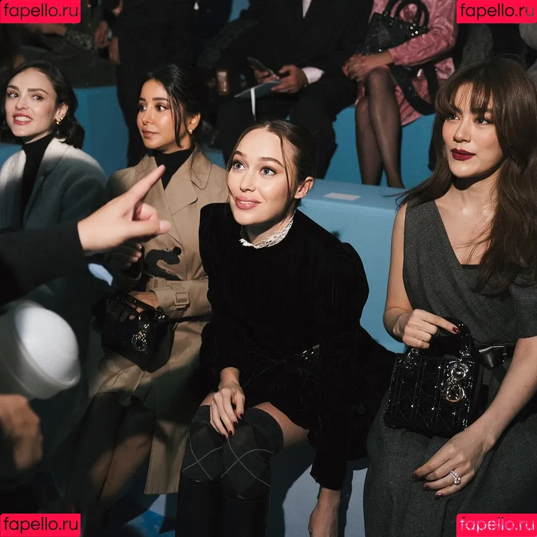Alycia Debnam Carey / DebnamCarey / alyciajasmin Onlyfans Photo Gallery 