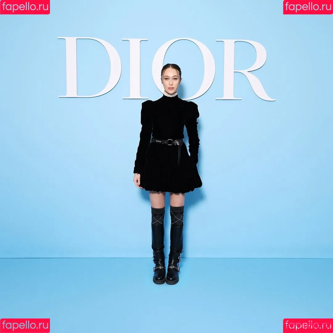 Alycia Debnam Carey / DebnamCarey / alyciajasmin Onlyfans Photo Gallery 