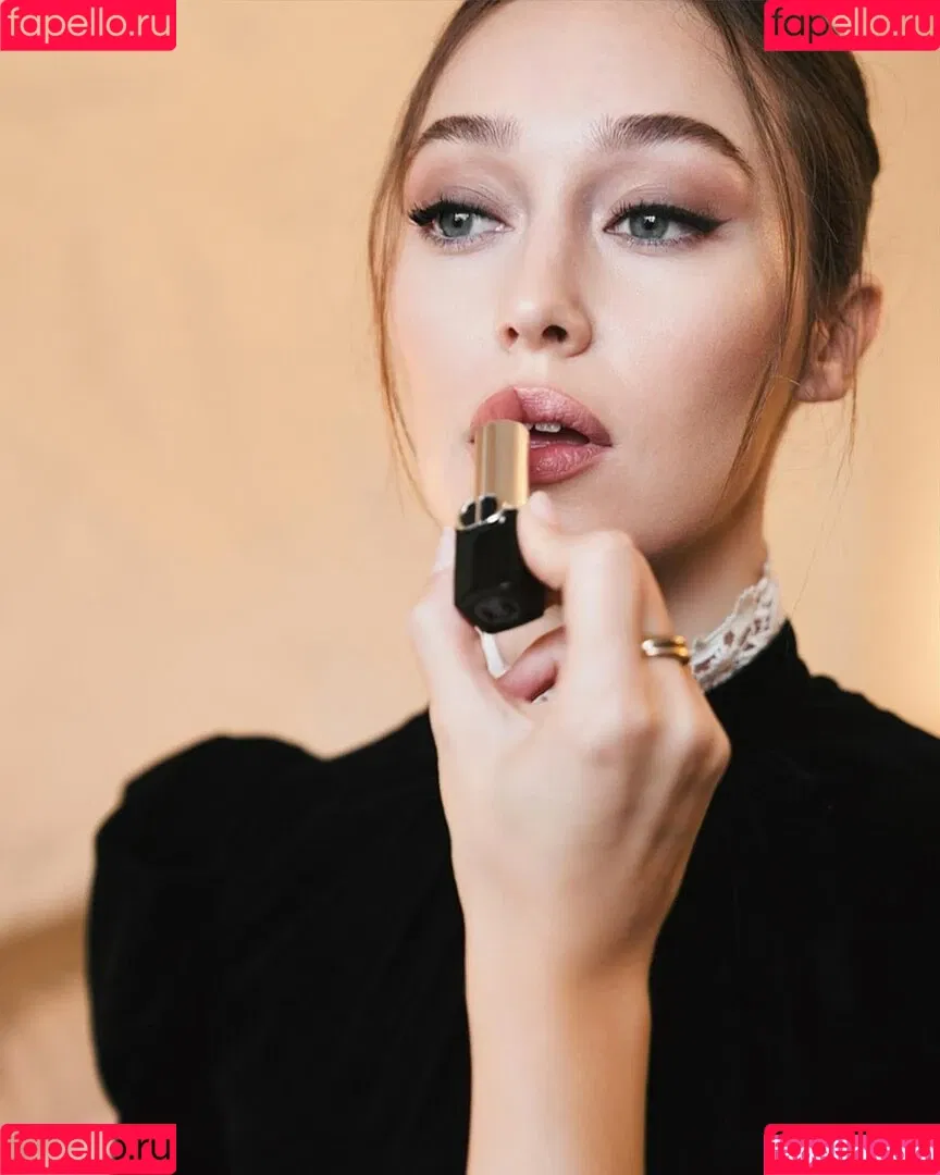 Alycia Debnam Carey / DebnamCarey / alyciajasmin Onlyfans Photo Gallery 