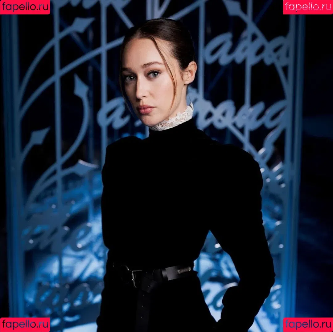 Alycia Debnam Carey / DebnamCarey / alyciajasmin Onlyfans Photo Gallery 