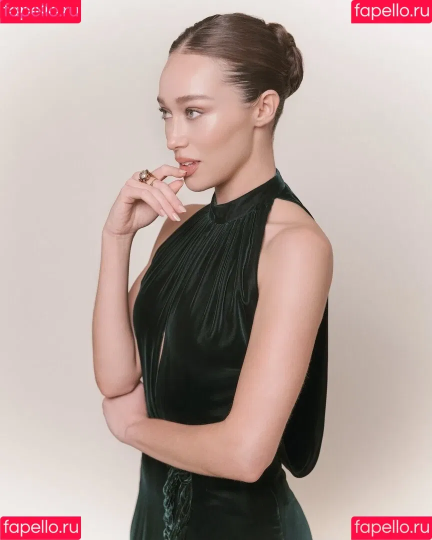 Alycia Debnam Carey / DebnamCarey / alyciajasmin Onlyfans Photo Gallery 