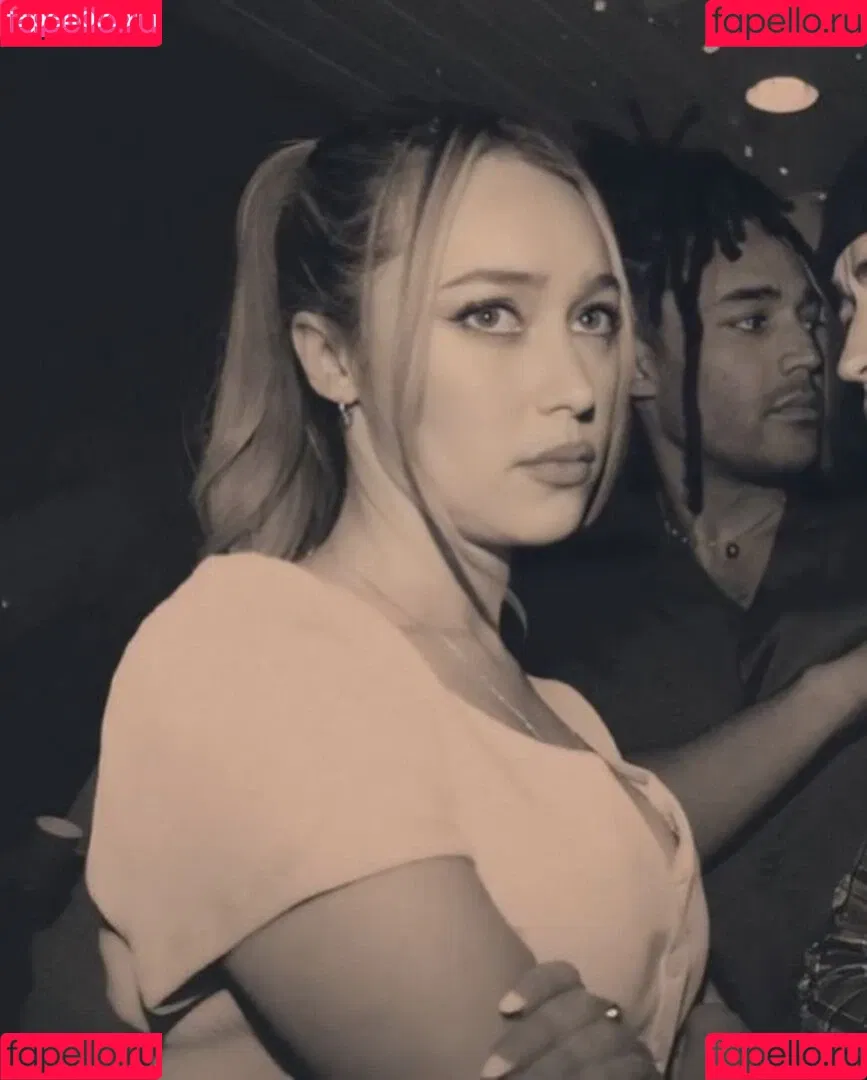 Alycia Debnam Carey / DebnamCarey / alyciajasmin Onlyfans Photo Gallery 