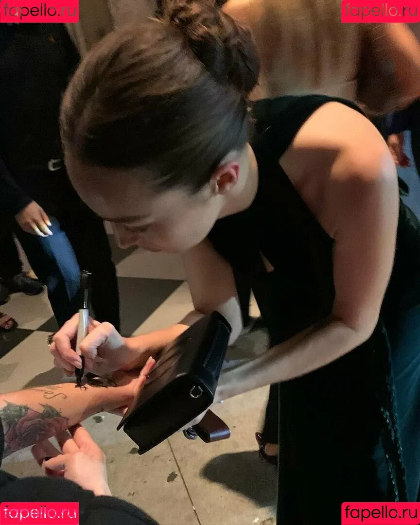 Alycia Debnam Carey / DebnamCarey / alyciajasmin Onlyfans Photo Gallery 