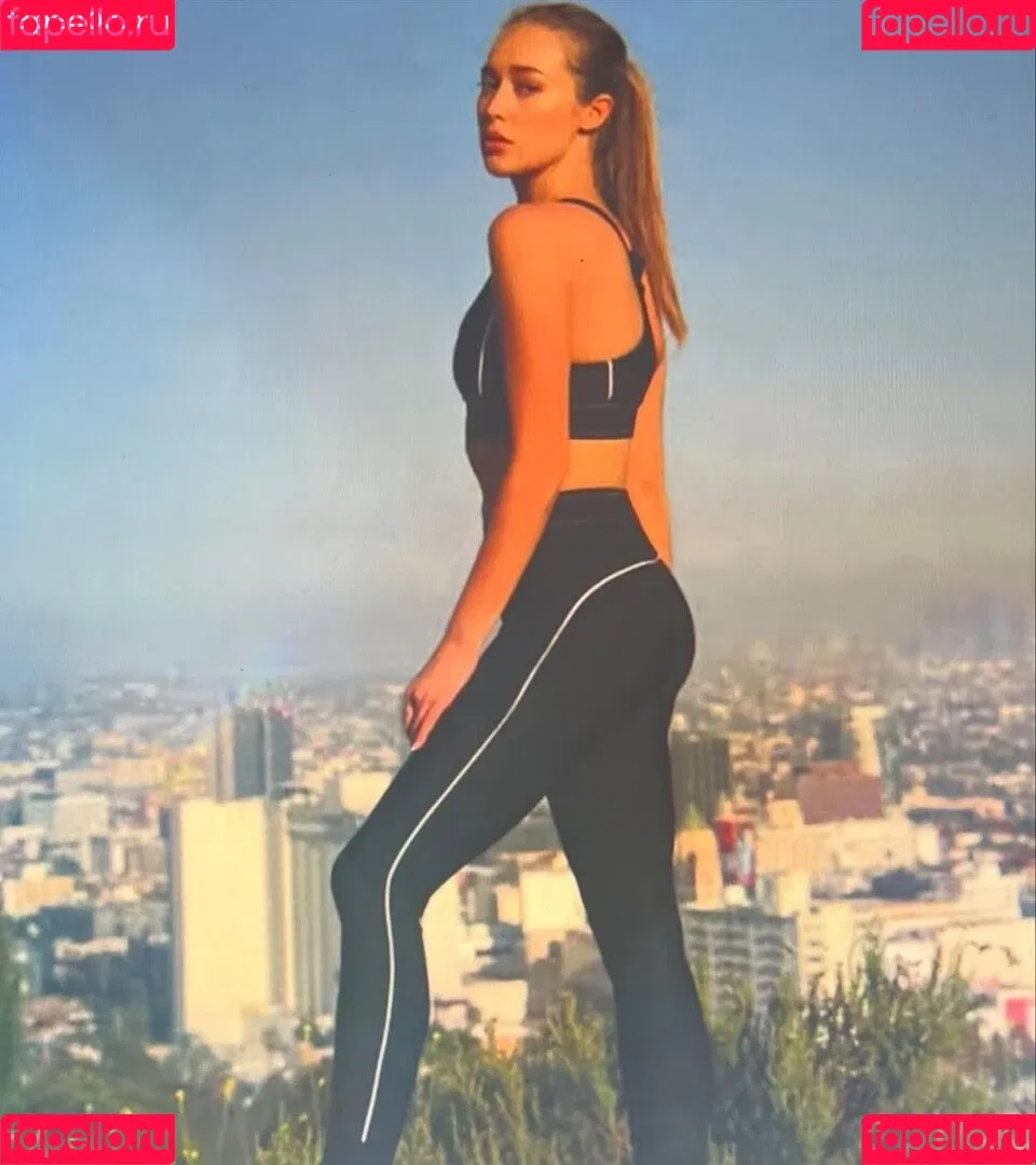 Alycia Debnam Carey / DebnamCarey / alyciajasmin Onlyfans Photo Gallery 