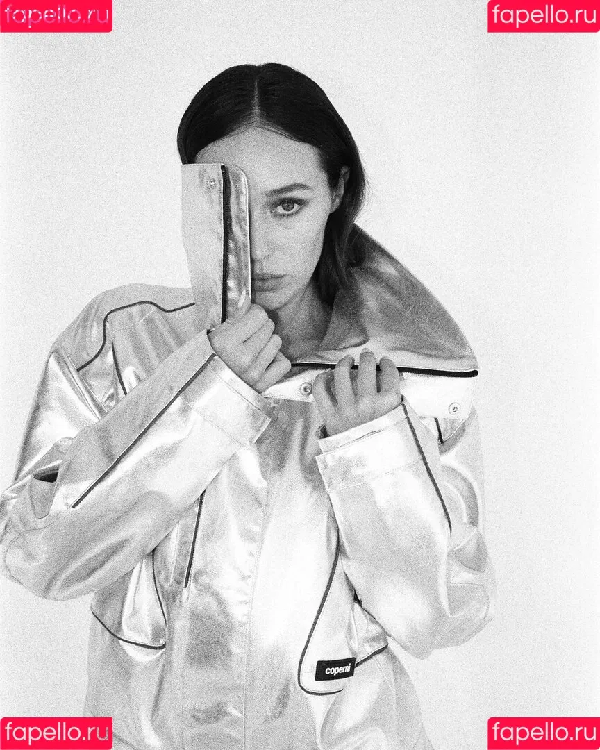 Alycia Debnam Carey / DebnamCarey / alyciajasmin Onlyfans Photo Gallery 