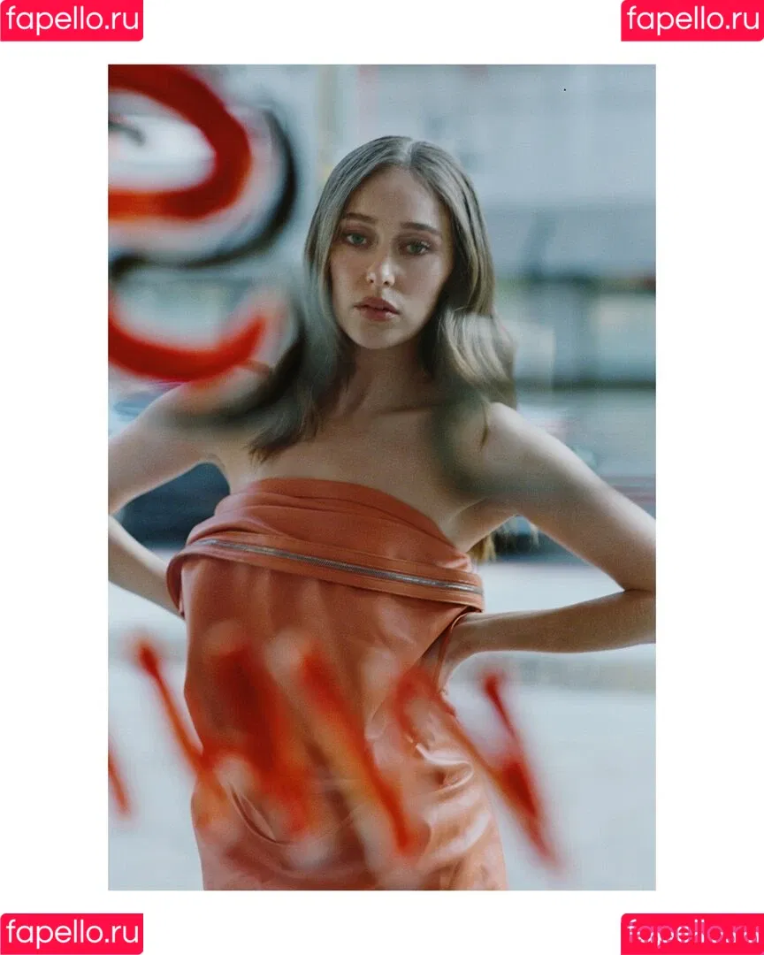 Alycia Debnam Carey / DebnamCarey / alyciajasmin Onlyfans Photo Gallery 