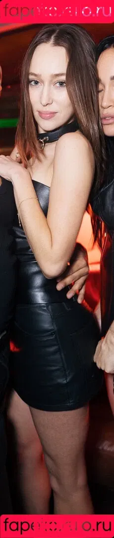 Alycia Debnam Carey / DebnamCarey / alyciajasmin Onlyfans Photo Gallery 