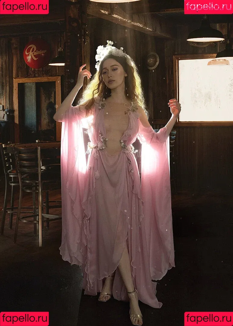 Alycia Debnam Carey / DebnamCarey / alyciajasmin Onlyfans Photo Gallery 